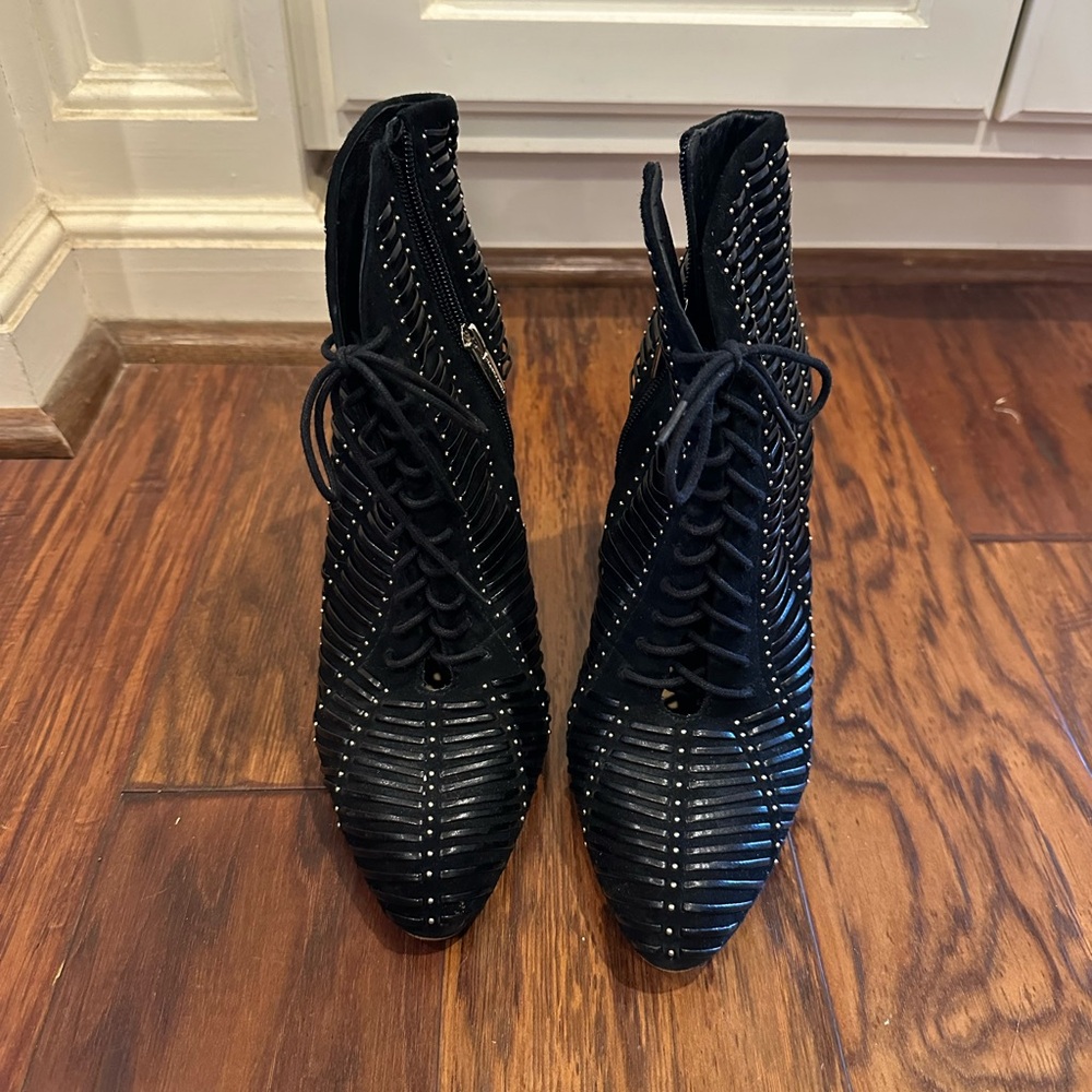 Vine Camino Black Booties